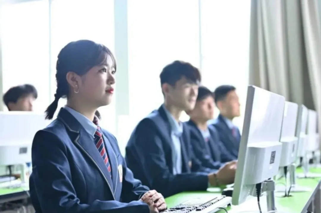 中考不是终点,技能成就未来——呼和浩...